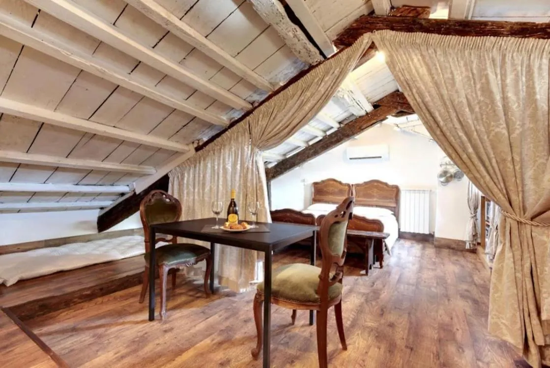 Venice Traditional Home With Terrace 0*,  Itálie