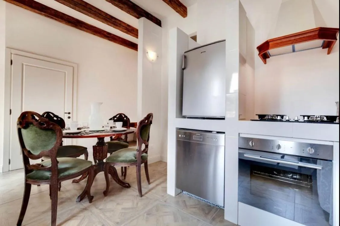 Venice Traditional Home With Terrace דירה